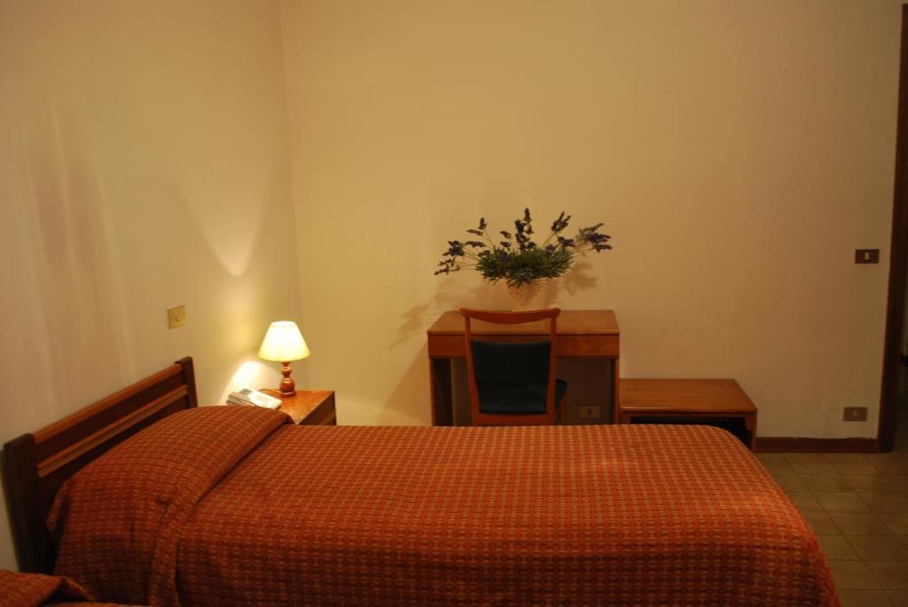 Albergo Smeraldo Castelnuovo Magra Exterior photo