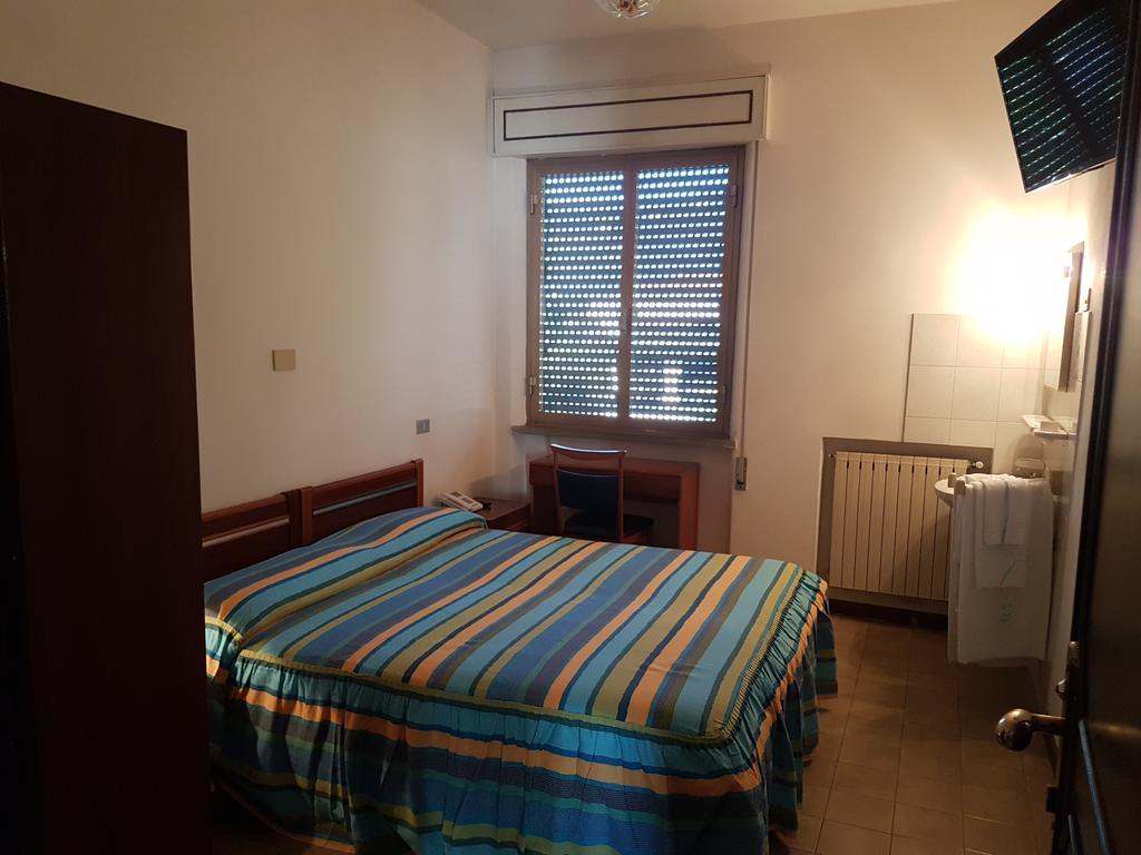 Albergo Smeraldo Castelnuovo Magra Exterior photo